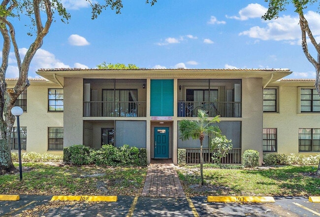 Building Photo - 9875 Pineapple Tree Dr Unit 205