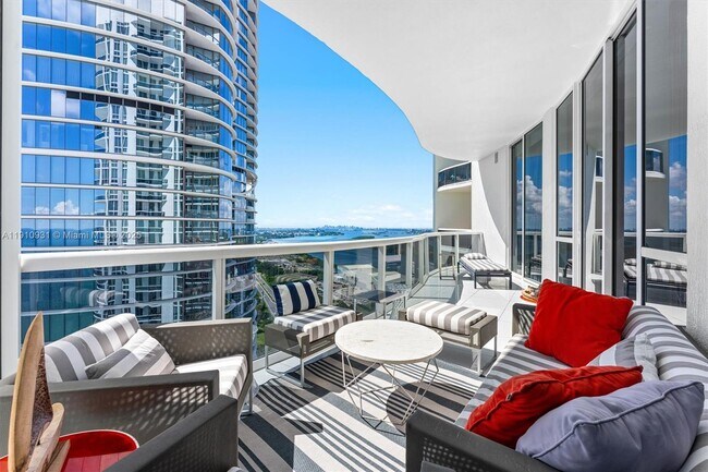 Building Photo - 15811 Collins Ave Unit 3107