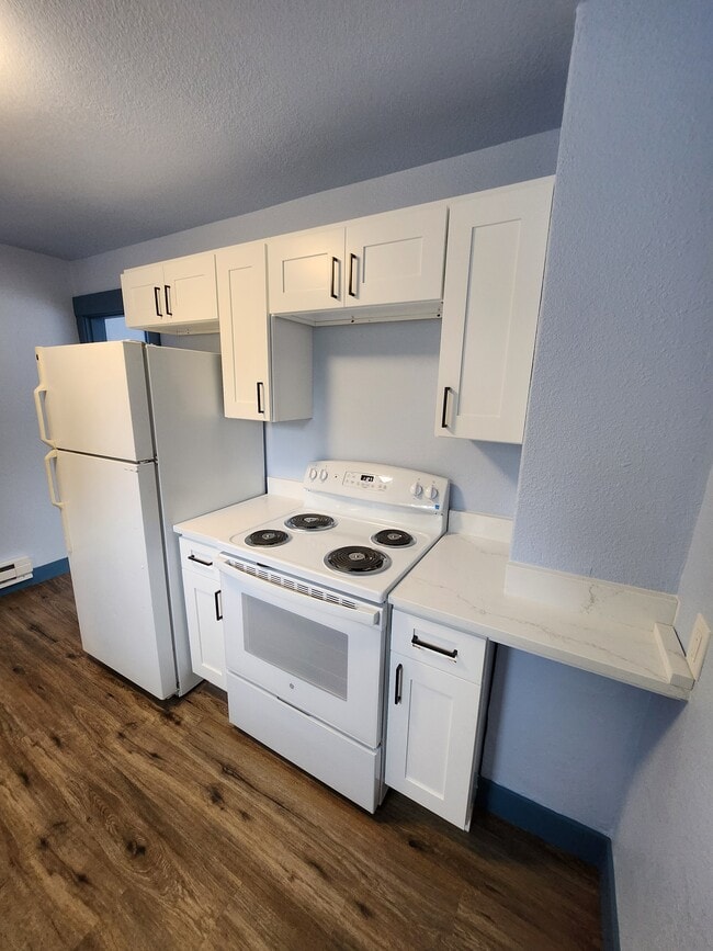 Kitchen - 430 S 52nd St