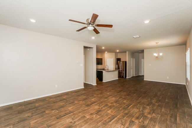 Photo - 775 Monarch Dr