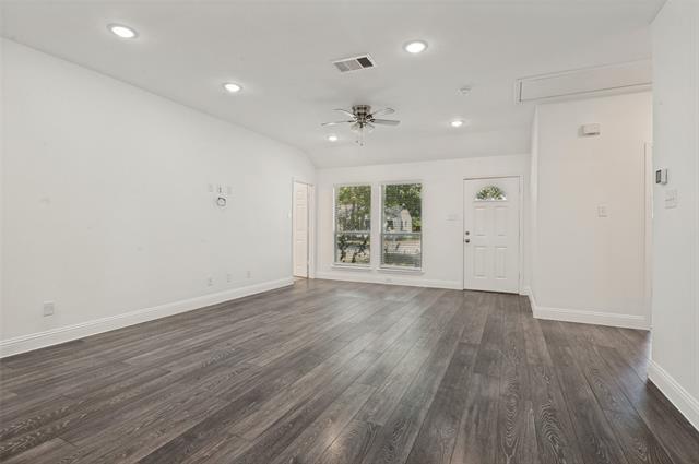 Photo - 527 Ravenwood Dr
