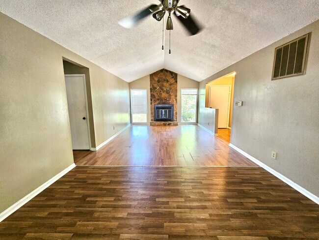 Photo - 2503 Harley Dr