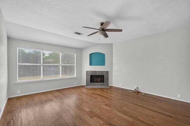 Photo - 1325 Periwinkle Dr