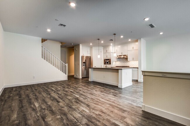 Photo - 3855 S McQueen Rd