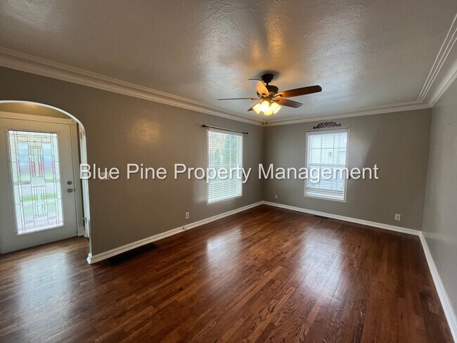 Photo - 745 S Higbee Ave