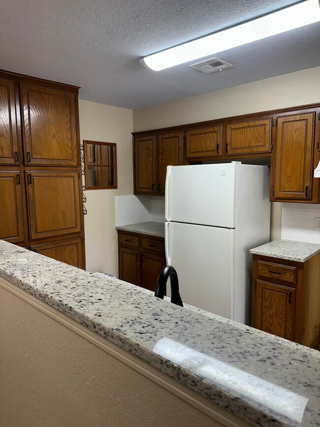 9105 Stonegate Townhome Townhome Rental in Midwest City OK