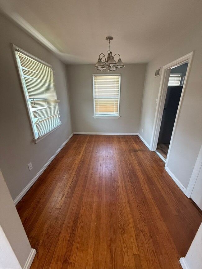 Photo - 8504 Trafford Ln