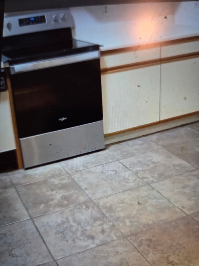 Building Photo - 41 W Summit St Unit 54