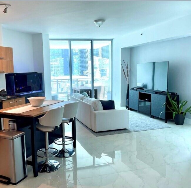 Photo - 350 S Miami Ave Unidad 1808