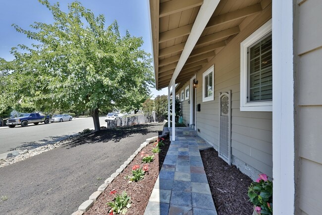 Photo - 235 Ginger Dr