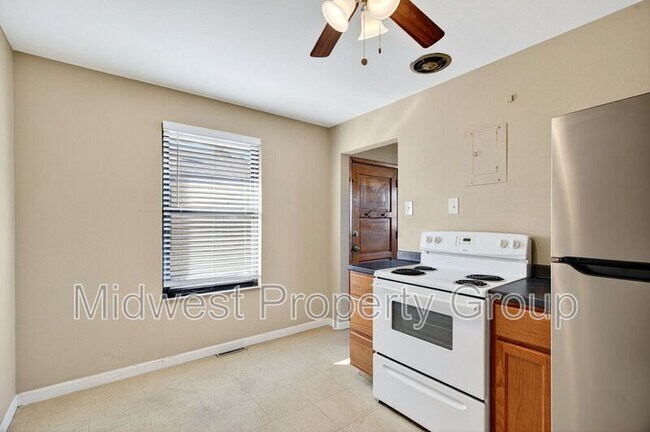 Photo - 9204 Lackland Rd