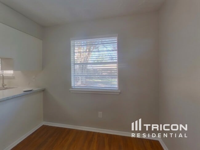 Photo - 4511 Burkegate Dr