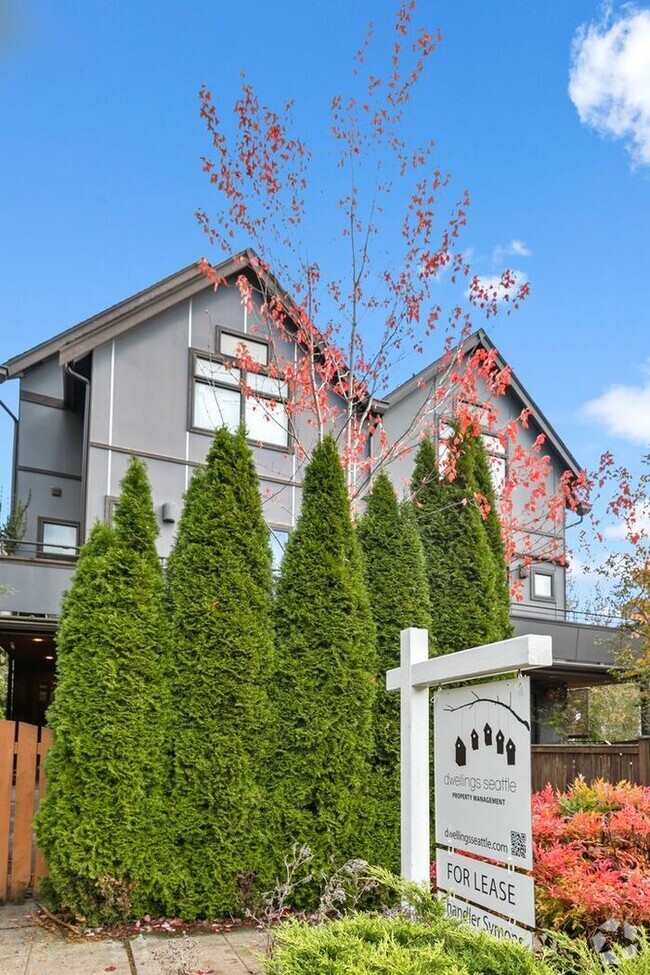 Building Photo - Luxurious Air-Conditioned Leschi View Town... Rental