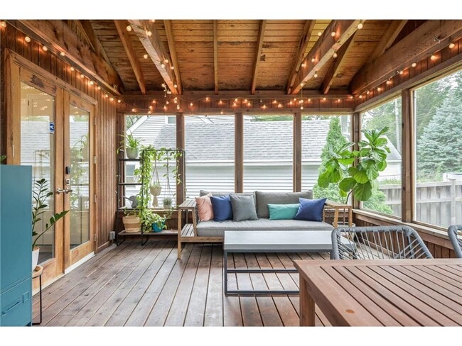 Photo - 628 Morgan Ave S