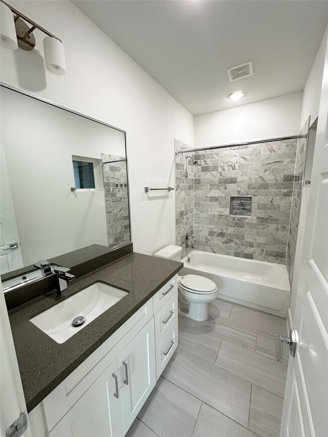 Photo - 4623 Cochran St