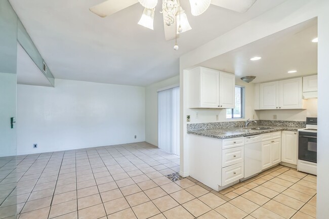 Photo - 5301 E Waverly Dr Unit 146