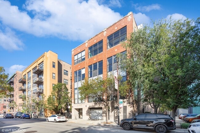 Building Photo - 11 N Green St Rental