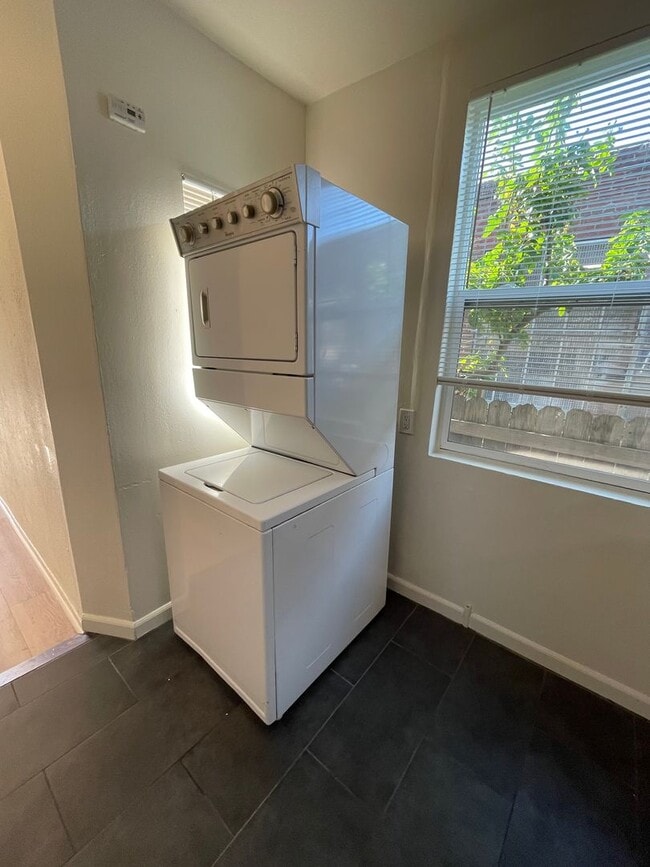 Photo - 1220-1222 30th Unidad 1222 Lower