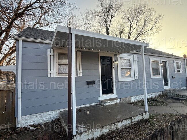 Photo - $525 - 1 bed 1 bath Duplex Unit 1423 E Lincoln