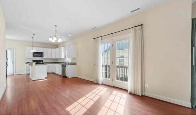 Photo - 105 Wyndsong Pl