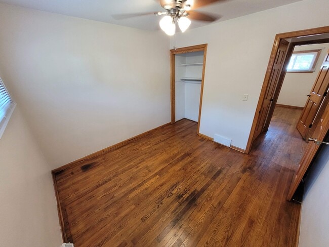 Photo - 810 Townline Ave
