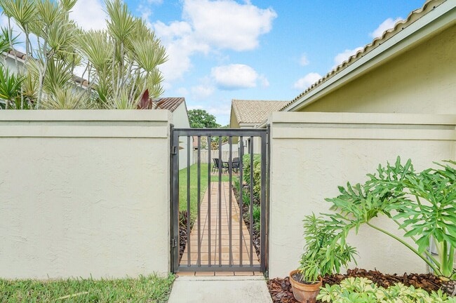 Photo - 1740 NW 21st Ct