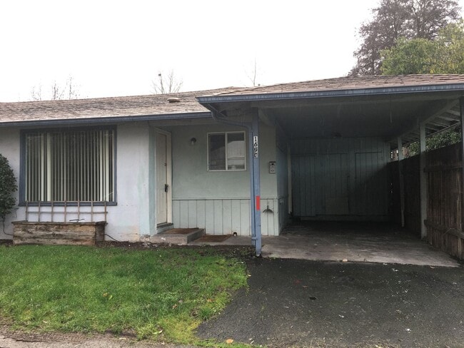 Photo - 1680/1690 W. 8th Pl Unidad 1690