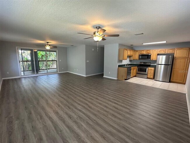 Photo - 605 2nd Ave E