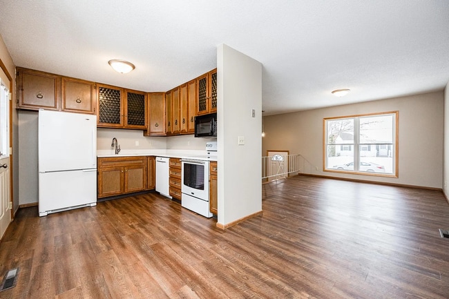 Photo - 6507 Laurel Ln NE