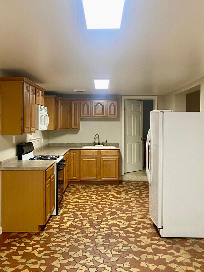 Kitchen- refrigerator comes in the unit - 2912 Delille St