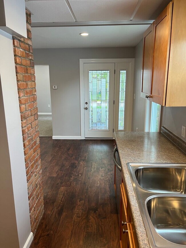 4 Water St Unit B