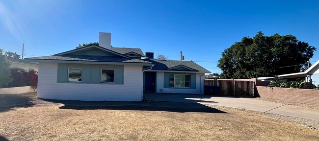 Spacious 5-bedroom home near ASU! - Spacious 5-bedroom home near ASU!