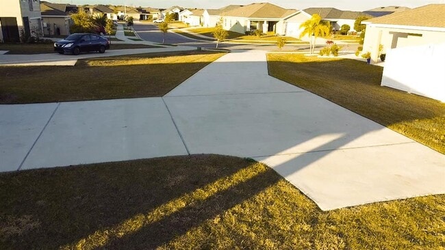 Photo - 4339 Swan St