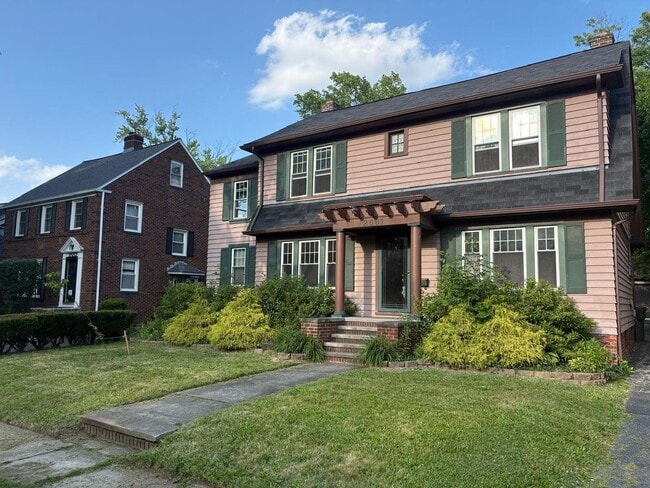Building Photo - Charming Cleveland Heights Single Family Home