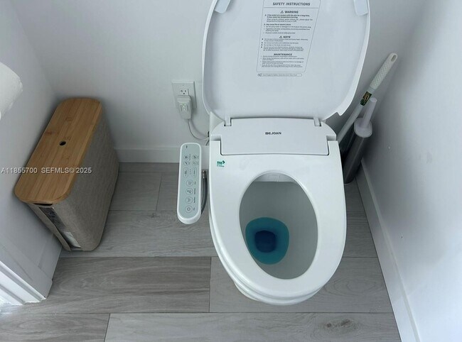 Photo - 480 NE 31st St Unidad 905