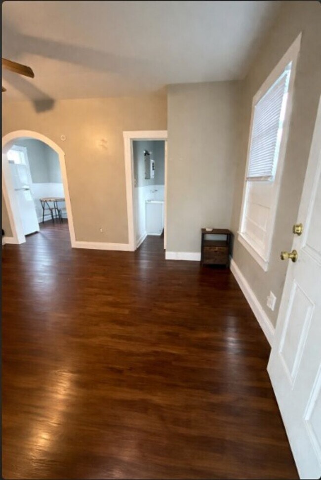 Photo - 1108 Dallas St Unit 1108 Dallas St  2