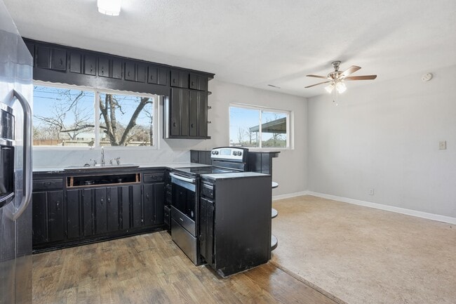 Photo - 345 Brannan Rd