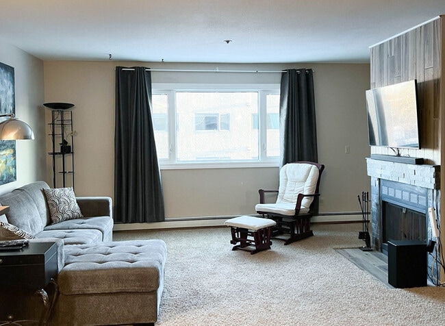 Photo - 310 E 11th Ave