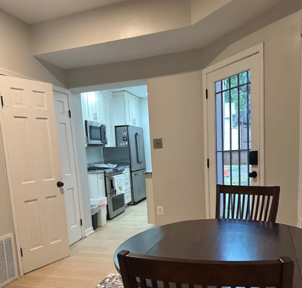 Photo - 222 Parker St NE