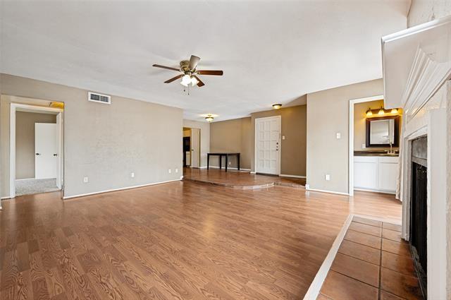 Photo - 6005 Danbury Ln Unit 202