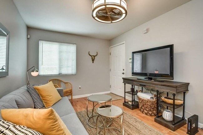 Photo - 210 Sampson St NE Unit 5