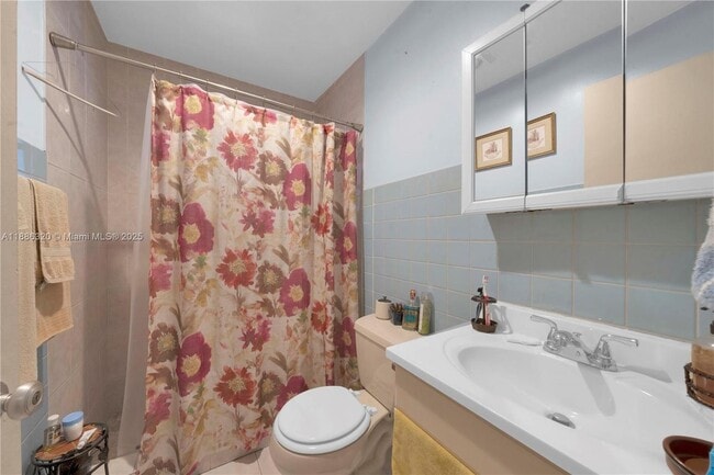 Photo - 334 E 18th St Unit 4