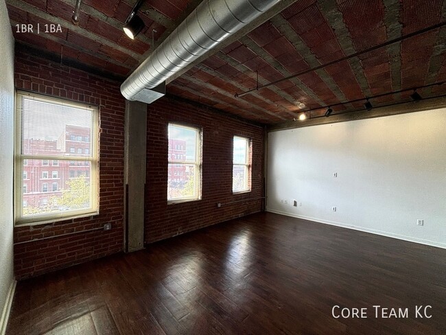 Photo - 204 Walnut St Unit 401