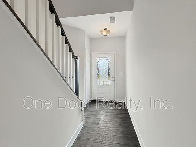 Photo - 105 Ironsmith Wy