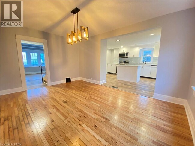 Photo - 168 Garside Ave N