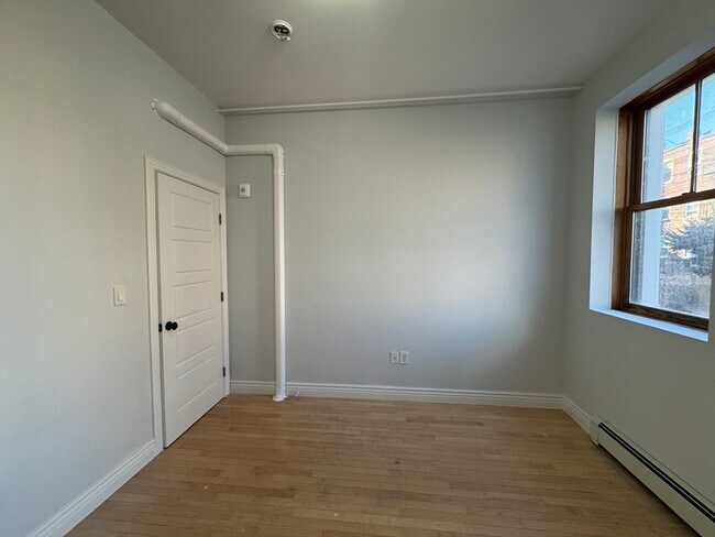 Photo - 284 Chelsea St Unidad 1