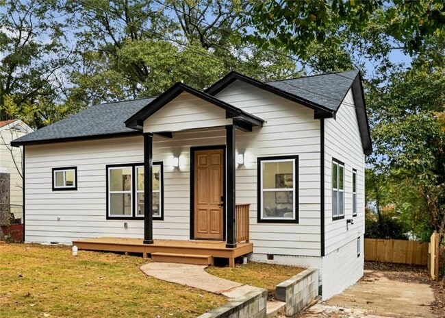 Building Photo - 1273 Pine Ave