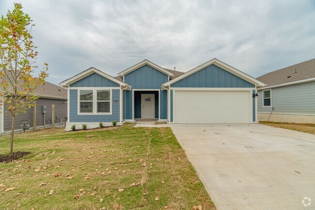 Building Photo - BRAND NEW 3-bedroom 2 bath Home in Fayette...