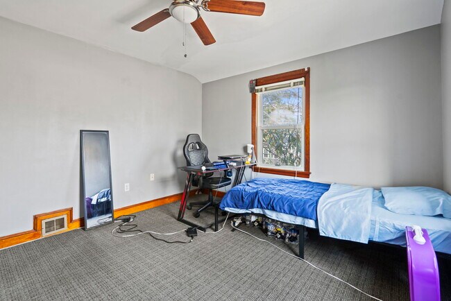 Photo - 5003 Erie St