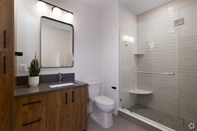 2BR, 2BA 1318SF - Bath